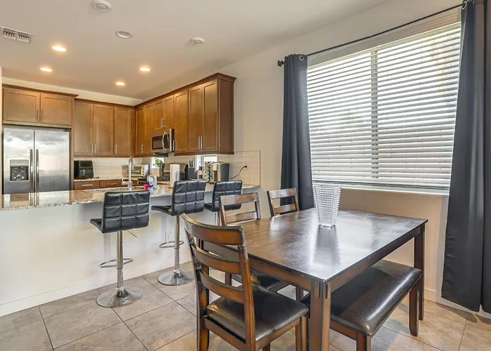 Holiday home Wfh-friendly W/ Easy Freeway Access