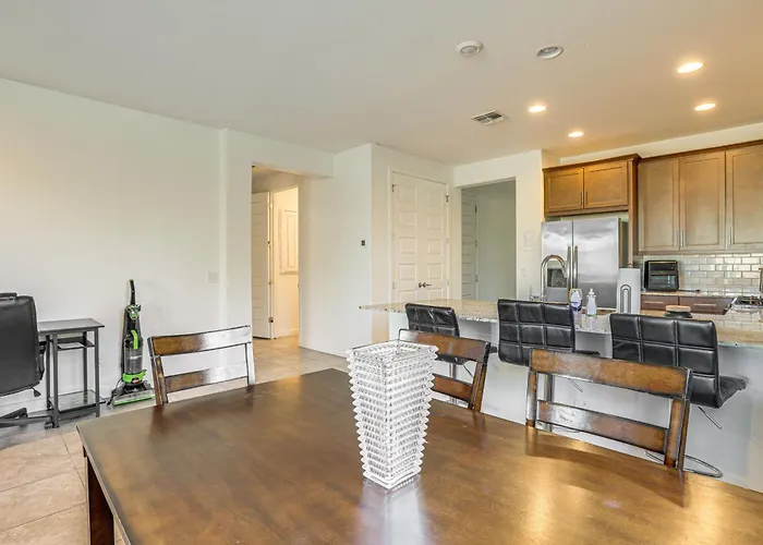 Holiday home Wfh-friendly W/ Easy Freeway Access