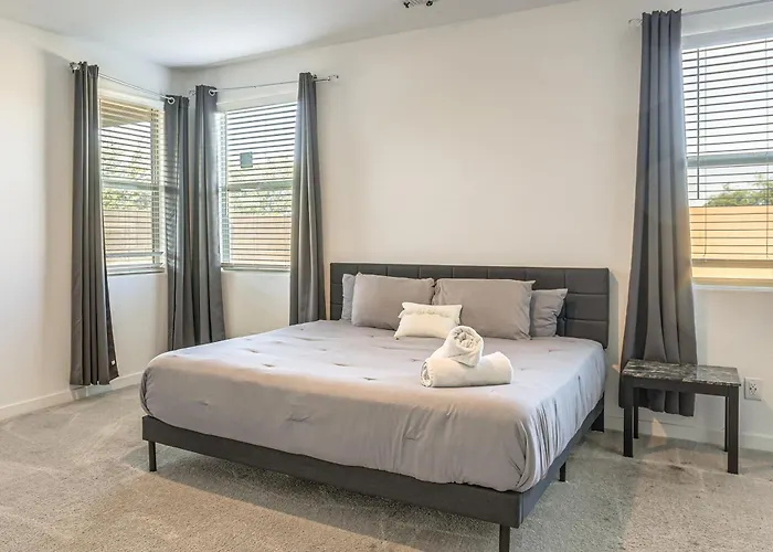 Wfh-friendly W/ Easy Freeway Access *