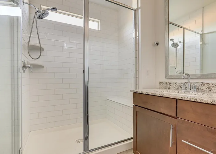 Wfh-friendly W/ Easy Freeway Access Holiday home