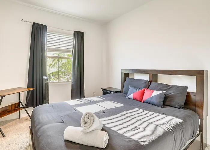 Holiday home Wfh-friendly W/ Easy Freeway Access *