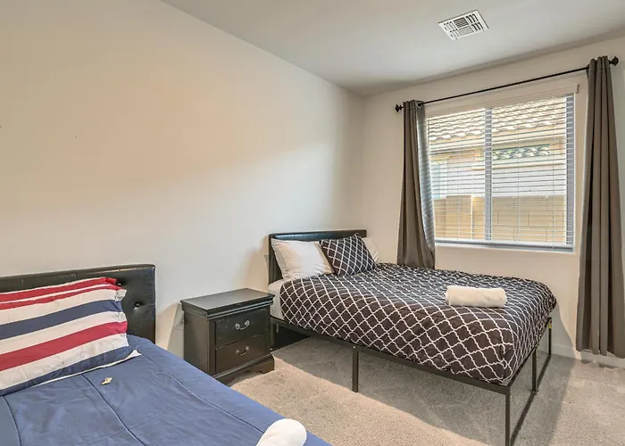 Wfh-friendly W/ Easy Freeway Access Holiday home Phoenix